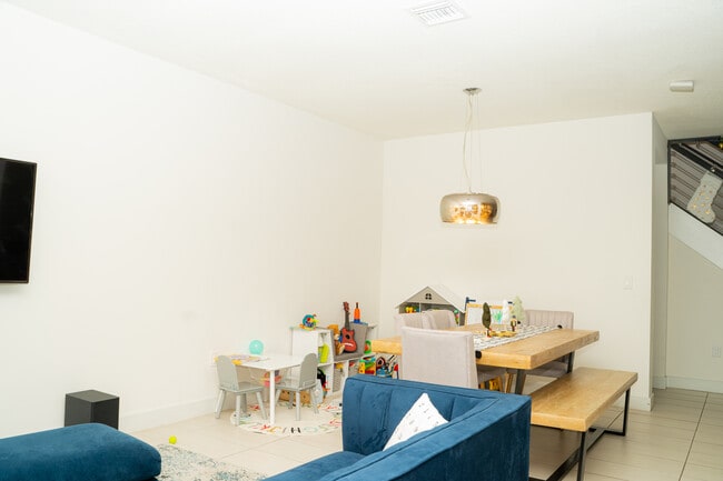 138 NE 22nd St in Miami, FL - Building Photo - Building Photo