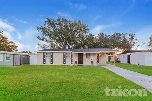 5024 S 85th St in Tampa, FL - Building Photo