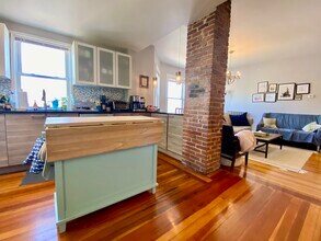 8 Eulita Ter, Unit 3 in Boston, MA - Building Photo - Building Photo