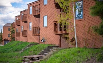 228 County Rd in Grand Lake, CO - Building Photo - Building Photo