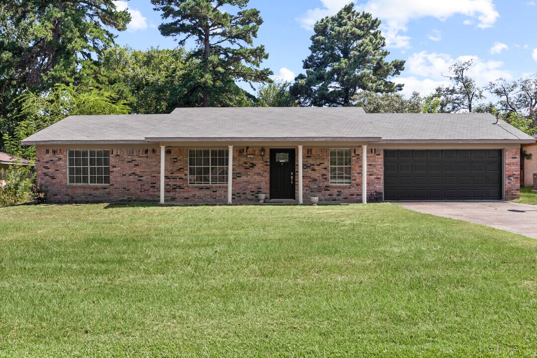 107 Brenda Dr in Mount Pleasant, TX - Building Photo