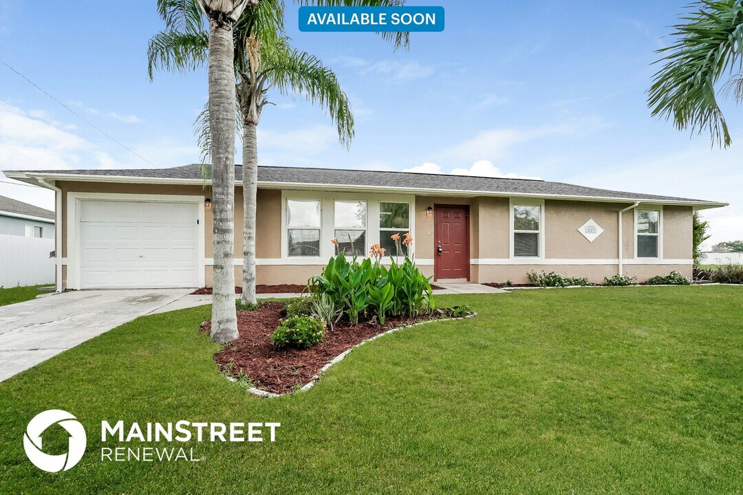 823 NE 18th St in Cape Coral, FL - Building Photo