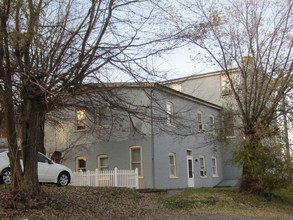 224 E Martin St in Martinsburg, WV - Foto de edificio - Building Photo