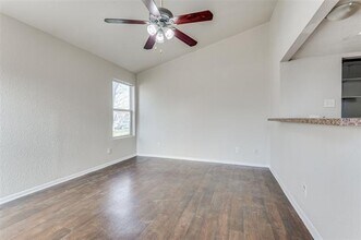 3930 Portland St in Irving, TX - Building Photo - Building Photo