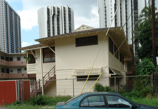 304 Ainakea Way in Honolulu, HI - Building Photo - Building Photo