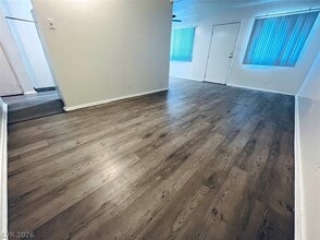 3772 Royal Crest St in Las Vegas, NV - Building Photo - Building Photo