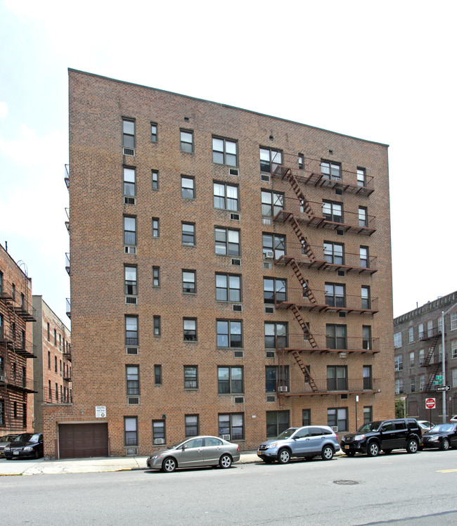 303 99th St in Brooklyn, NY - Foto de edificio - Building Photo