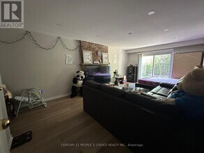 147 Bruce Beer Dr in Brampton, ON - Building Photo - Building Photo