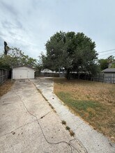 737 Westchester Dr in Corpus Christi, TX - Building Photo - Building Photo