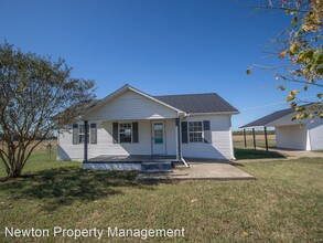 8606 Old Railroad Bed Rd in Toney, AL - Building Photo - Building Photo