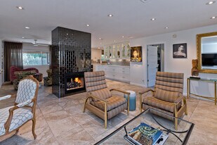 2200 E Acacia Rd N in Palm Springs, CA - Building Photo