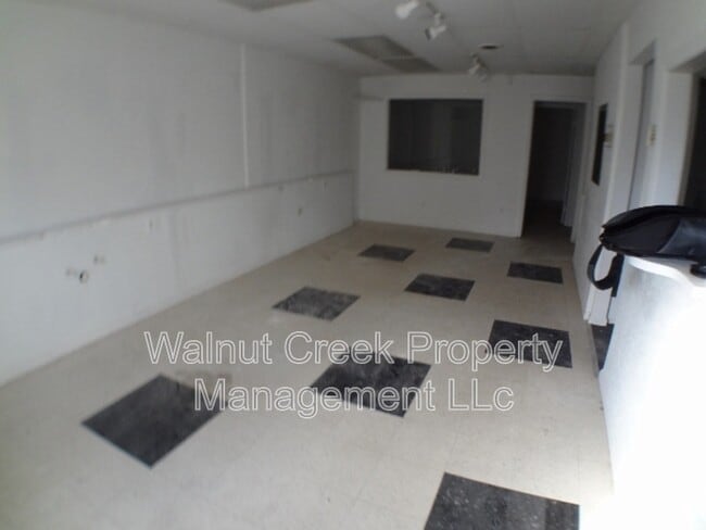 4461 Oberlin Ave in Lorain, OH - Building Photo - Building Photo