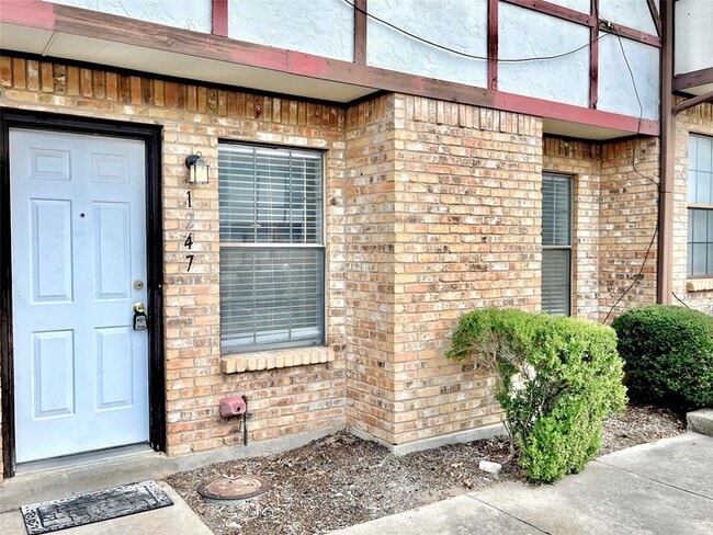 property at 1247 Dallas Dr