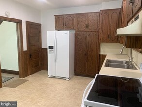 305 W North St in Waynesboro, PA - Building Photo - Building Photo