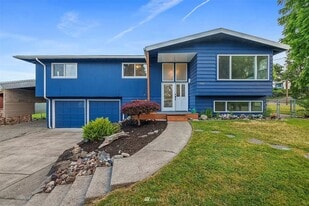 1940 S 244th St in Des Moines, WA - Building Photo