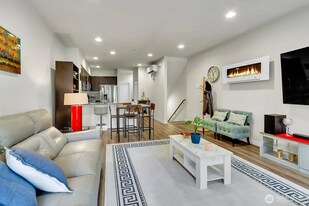 4206 204th St SW in Lynnwood, WA - Building Photo