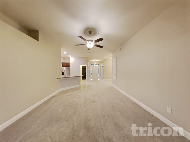 14502 Dunrobin Dr in Wimauma, FL - Building Photo - Building Photo