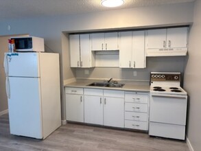 5203-152 52 St in Drayton Valley, AB - Building Photo - Building Photo