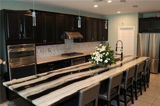 10 Vicolo Sebino in Henderson, NV - Building Photo - Building Photo