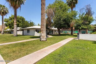 512 E Roanoke Ave in Phoenix, AZ - Building Photo