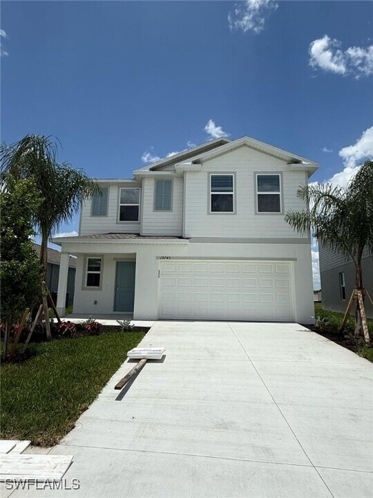 19745 Garden Rdg court in Lehigh Acres, FL - Building Photo