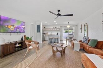 300 SW 23rd St, Unit 1 in Fort Lauderdale, FL - Building Photo - Building Photo