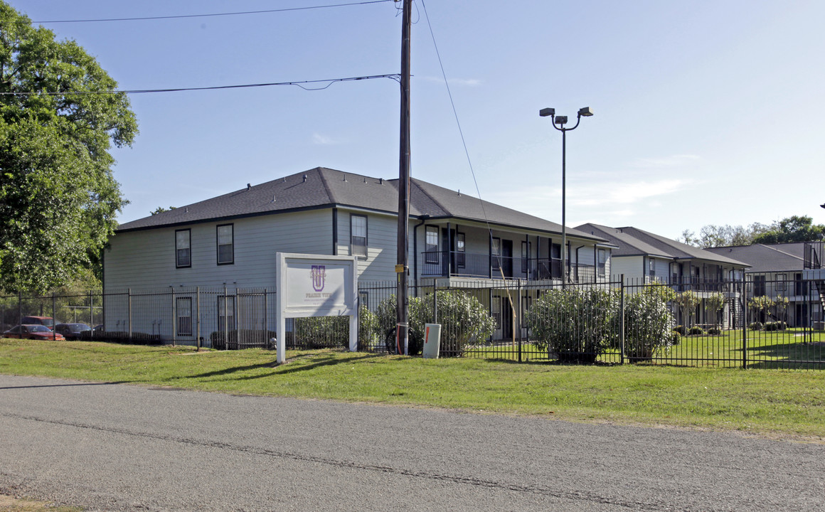 University Trails Prairie View Apartments in Hempstead, TX - Building Photo