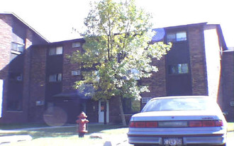 29W534 Country Ridge Dr Apartments