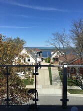 2547 S Shore Dr, Unit upper in Milwaukee, WI - Building Photo - Building Photo