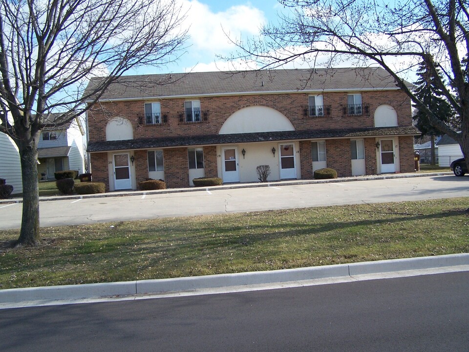 900 Eckhart Ave in Auburn, IN - Foto de edificio