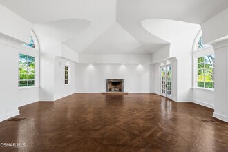 1101 Oak Mirage Pl in Westlake Village, CA - Building Photo - Building Photo