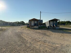 2440 TX-16 in Bandera, TX - Building Photo - Building Photo