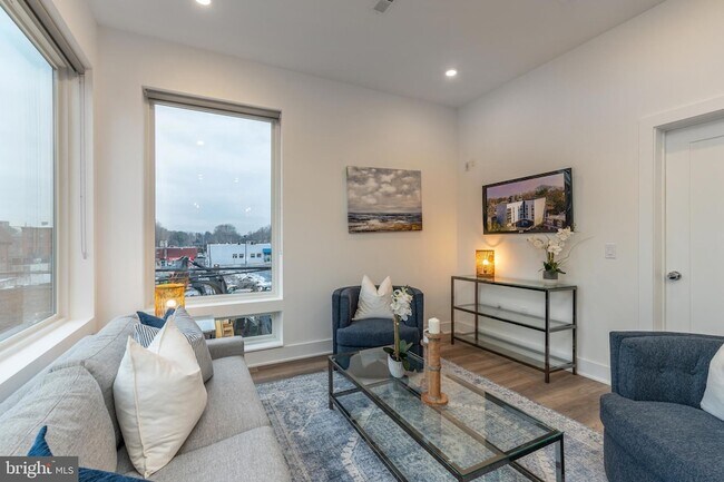 5545 Pulaski Ave, Unit 410 in Philadelphia, PA - Building Photo - Building Photo