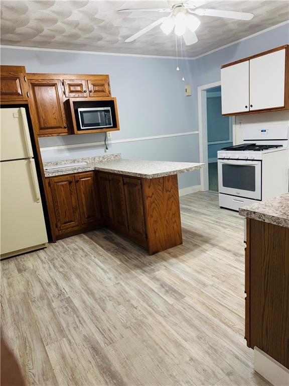 128 Vincent Ave in North Providence, RI - Foto de edificio - Building Photo