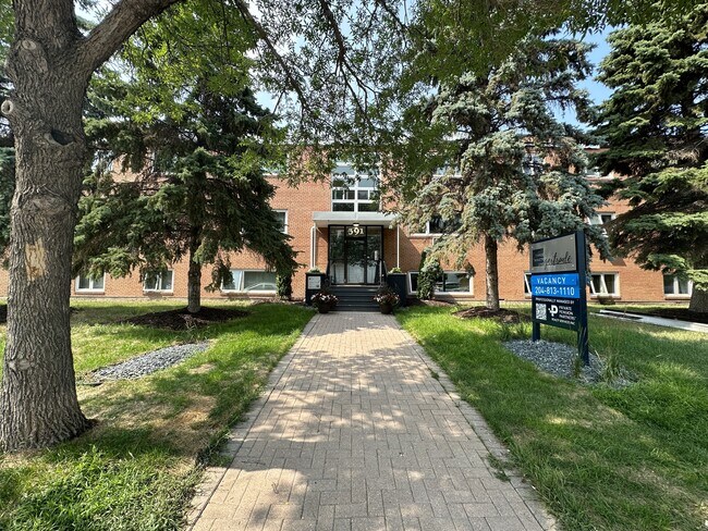 391 Gertrude in Winnipeg, MB - Building Photo - Building Photo