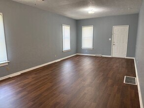 1604 W Selinger St in Springfield, IL - Building Photo - Building Photo
