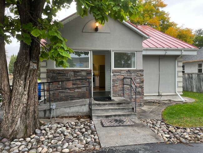 640 S 4th Ave, Unit Top in Pocatello, ID - Building Photo - Building Photo