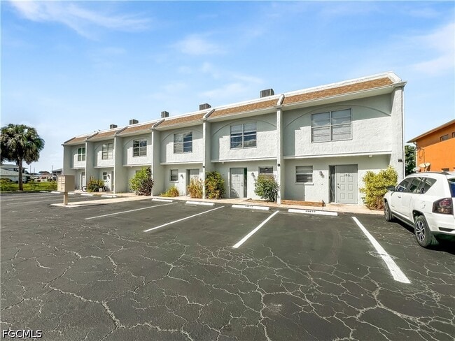 1123 SW 48th Terrace in Cape Coral, FL - Building Photo - Building Photo