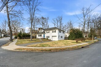 58 Dogwood Rd in Morristown, NJ - Building Photo - Building Photo