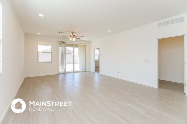 3755 E Sandoval Dr in San Tan Valley, AZ - Building Photo - Building Photo