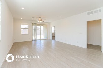 3755 E Sandoval Dr in San Tan Valley, AZ - Foto de edificio - Building Photo