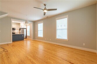 127 E South St in Fayetteville, AR - Building Photo - Building Photo