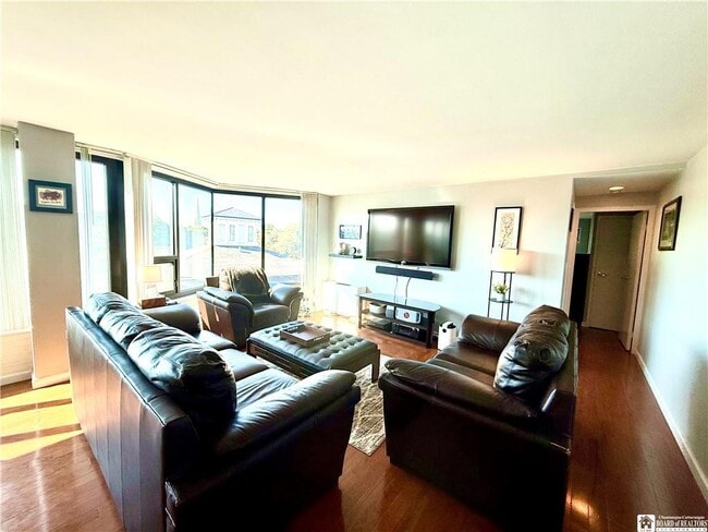 849 Delaware Ave, Unit Unit #401 in Buffalo, NY - Building Photo - Building Photo