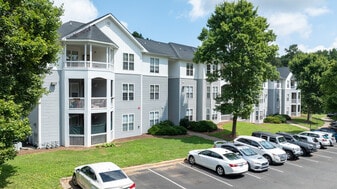 Argyle Place in Hickory, NC - Building Photo
