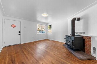 198 S Holland St in Lakewood, CO - Building Photo - Building Photo