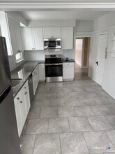 264 Broad St in Meriden, CT - Foto de edificio - Building Photo