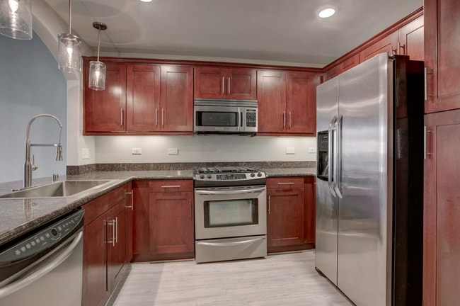 The Onyx in Las Vegas, NV - Building Photo - Building Photo