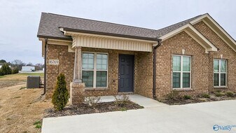 16787 Newby Chapel Rd in Athens, AL - Building Photo