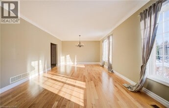 4075 Victoria Rd S in Puslinch, ON - Building Photo - Building Photo