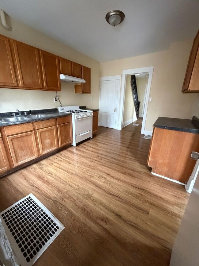 property at 521 Albert Ave